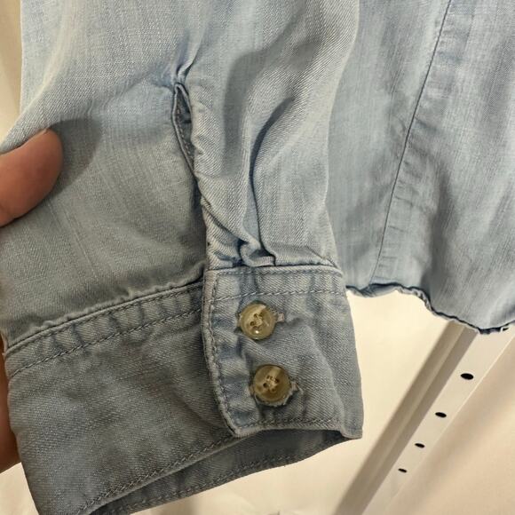 Chico's Tencel Long Sleeve Button Up‎ Top Light Blue 2 Sz L Closet Essential - Picture 5 of 8